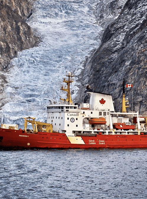 Embarquez à bord du seul brise-glace de recherche du Canada